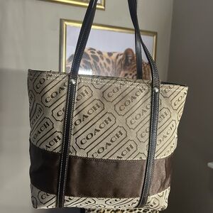 Authentic Vintage Signature Brown & Tan Coach Tote🤎